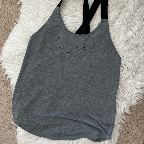 Nike across Cross Tank Tops Bundle XS - Picture 3 of 3